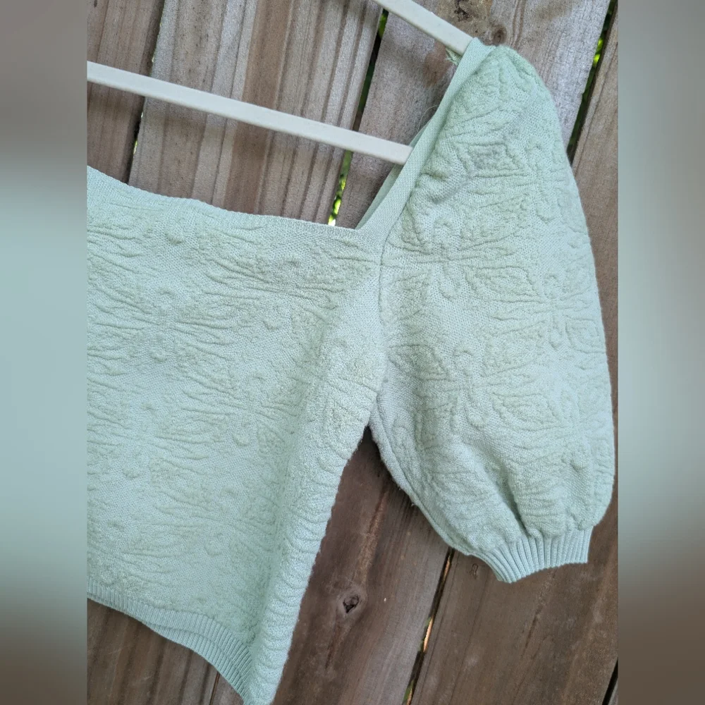 Zara Light Pastel Sage Green Puff Sleeve Cropped Shirt